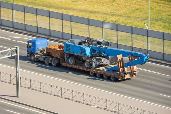 Transport de matériaux par camion